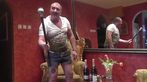 Nelson Mondialu' si celebrul sau sceptru