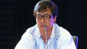Jackie Chan a purtat ie in Romania