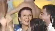 Monica s-a dezlantuit pe muzica lui Minune