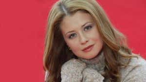 FOTO Transformarea incredibila a Corinei Danila de dragul meseriei! Vedeta tv s-a deghizat atat de bine in "Betty cea urata" incat a socat-o pe Natalia Oreiro! Vezi cand s-a intamplat asta! novalue