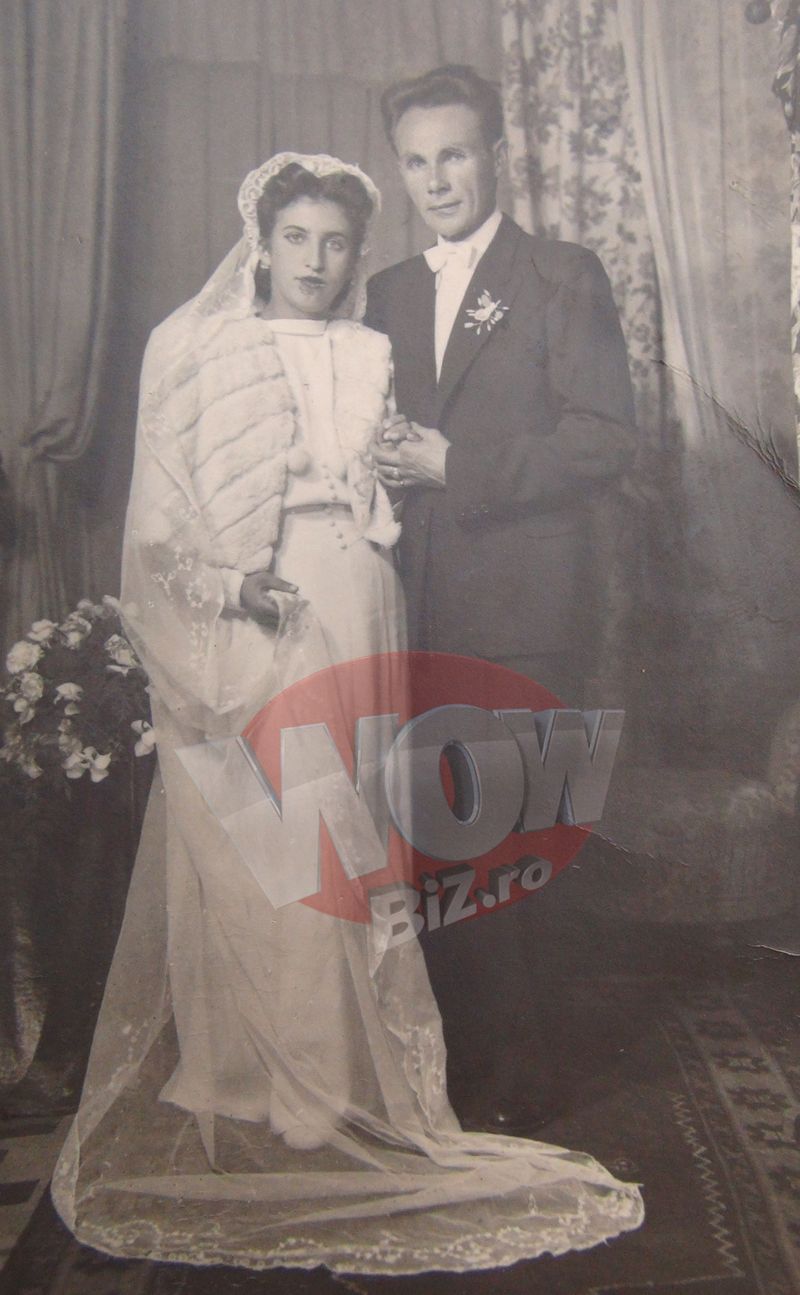 Ioan si Georgeta Lazurca, parintii lui Carmen Iohannis, la nunta lor