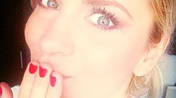 Paula Chirila se face "piesa"! Actrita se da pe mana unui estetician vestit