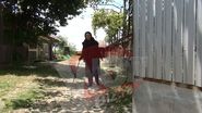 Bunica Danielei merge in baston de 10 ani