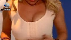 VIDEO O blonda celebra de la noi isi pune silicoane! "Am slabit foarte mult si am nevoie de imbunatatiri!" Despre cine este vorba