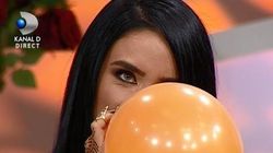 VIDEO Distractie maxima in platou la Teo! Adelina a inhalat heliu si a cantat un refren de-a lui Speak. E formidabil ce a iesit