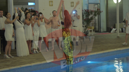 La doua noaptea, Elena Gheorghe s-a aruncat in piscina