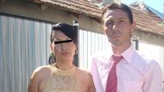 Aurel si Elena intr-o postura obisnuita pentru ei, cea de nasi de cununie