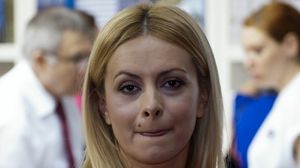 EXCLUSIV! Simona Gherghe nu scapa de procesul cu doctorul din Vaslui! Barbatul o acuza de lezarea imaginii! Medicul Gabi Simiciuc este decis sa mearga pana-n panzele albe pentru a primi despagubiri de la vedeta tv novalue