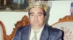 FOTO EXCLUSIV! Mormantul lui Florin Cioaba arata impecabil! "Supusii" sterg, zilnic, marmura de praf si ii depun regretatului lider flori si candele la locul de veci!