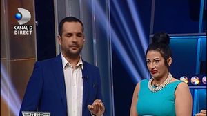 VIDEO Anca de la Strehaia, o noua aparitie senzationala la WOWbiz! A purtat o rochie scurta, cu spatele gol si parul prins in coc!