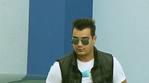 FOTO EXCLUSIV! Bursucu’ si-a “tras” o super masina! Prezentatorul emisiunii “Roata Norocului” si-a facut un cadou de cateva zeci de mii de euro! Vezi imagini cu noua sa achizitie novalue