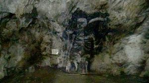 "Moartea cu coasa" din pestera Polovragi sperie turistii mai slabi de inger