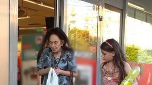 Adriana Iliescu (77 ani) si fiica sa, Eliza ( 10 ani)