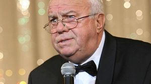 Umor negru la mormantul lui Alexandru Arsinel de la Bellu! Actorul a speriat o familie care venise sa-i viziteze locul de veci la Noaptea Muzeelor