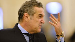 Gigi Becali a macelarit-o pe Valentina Pelinel! "Borcea s-a consolat cu ea in permisie! Eu ii spun ca nu ii botez copiii cu toate cu****e!" - Uite ce a mai spus despre cea care poarta in pantece copilul finului sau! novalue