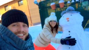 E distractie, ce misto! Uite-i pe Tavi Clonda si Gabi Cristea cum se bucura ca niste copii de zapada! Fotografii geniale! novalue