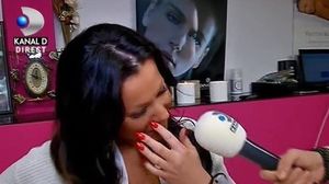 VIDEO Simona Sensual, cu picioarele in GHIPS: "M-au ajuns blestemele!" Vezi cum a reusit sa ajunga in starea asta