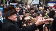 Caciula de blana a lui Klaus Iohannis a creat multe dispute