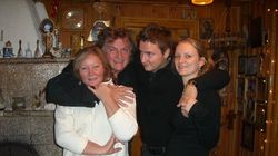 FOTO! Ea este femeia care l-a imblanzit pe Florin Piersic! Se iubeste cu ea de 30 de ani! Ajuns la 80 de ani si dupa o multime de aventuri, marele actor s-a linistit in bratele Anei Torok!
