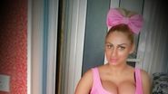 Sanzi a scapat de burtica purtand bustiera si corset