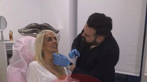 Doctorul Morad i-a facut Ralucai Badulescu un tratament cu botox si injectii cu acid hialuronic