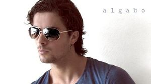 FOTO Fostul sofer al Monicai Gabor a pozat in chiloti