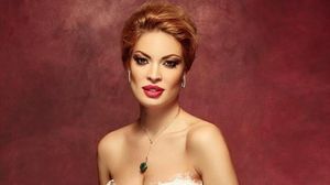 Gata, Valentina Pelinel si-a ales si a imbracat rochia de mireasa! Avem imagini cu ea aici! novalue