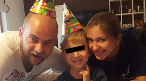 Cosmin Selesi, sotia sa, Irina, si baietelul lor, Tudor