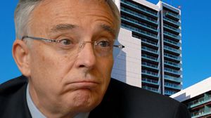 EXCLUSIV! Cum a reusit sa-si ia Mugur Isarescu un apartament de lux in cea mai selecta zona a Capitalei la pret de locuinta in cartier muncitoresc? Uite cum arata complexul in care locuieste guvernatorul BNR novalue
