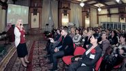 Bombonica, im primul rand, cu ecusonul si trandafirul in piept
