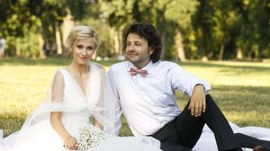 Ce diferenta uriasa intre nuntile lui Radu Dragomir, actualul sot al Danei Rogoz! Cu "Abramburica" a avut o ceremonie fastuoasa la palat! Cu prima nevasta totul a decurs altfel: "A fost o formalitate, de 15 minute, cu parintii, atat!"