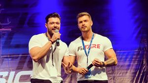 EXCLUSIV! Surpriza, Bogdan Vladau il duce pe Victor Slav la Muntele Athos! Slav si Vladau sunt prieteni la catarama de 20 de ani
