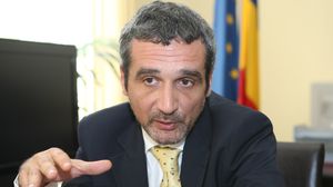 FOTO Baiatul fostului ministru Sebastian Lazaroiu joaca hochei in Finlanda novalue