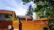 Aceasta este intrarea in vila Andreei Esca de la Snagov