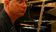 Ionut Stefanescu este flautist la Filarmonica