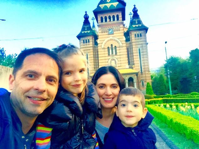 Imagine RARA cu familia lui Dan Negru! "Poţi să faci performanţă în ...