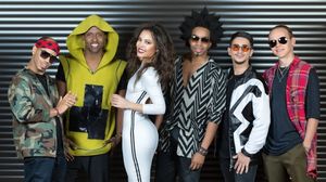 FOTO! Ce-au putut sa faca membrii trupei Mandinga la un concert! Vezi ce au lipit pe scena novalue