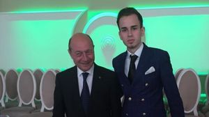 FOTO! Ce mandru e Franco Baronu ca s-a pozat cu  Traian Basescu! Franco Baronu n-a ratat ocazia sa se pozeze cu Traian Basescu