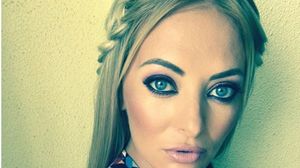 FOTO! Noul stil de machiaj al Deliei! Artista este si mai frumoasa de cand isi scoate ochii superbi in evidenta! novalue