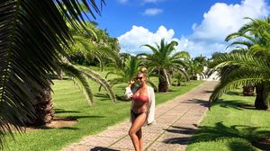 FOTO! Imagini fierbinti cu Roxana Nemes in costum de baie pe o plaja din Insulele Bermude novalue