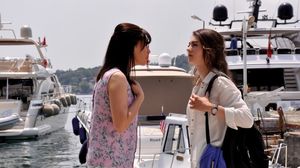 Gunes se adapteaza cu greu noii sale vieti in Istanbul! Nu rata in aceasta seara un nou episod din serialul turcesc "Gunes", ce va fi difuzat in fiecare luni si marti, de la 20.00, la Kanal D! novalue