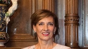 VIDEO EXCLUSIV! Designerul Eli Laslean vorbeste in premiera despre cea mai importanta clienta a sa, Carmen Iohannis! “E o femeie superba cu un suflet frumos si o naturalete care ma fascineaza” Cum a fost la prima lor intalnire