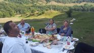 Cioba si ai lui s-au delectat si cu purcel de lapte
