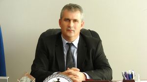 FOTO Primarul penal din Selimbar are un palat urias pe malul lacului! Daniel Maricuta este cercetat de DNA pentru o frauda de 114 milioane de euro