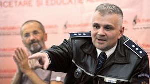 Ce mai face Christian Ciocan, fostul purtator de cuvant al Politiei! Nu mai apare la TV, dar ii merge bine!