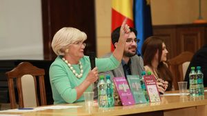 Pasiunea Monicai Tatoiu: "Unii colectioneaza conturi in Panama si Bahamas. Eu - cercei!" novalue