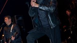 Fite de fite pentru Dan Bittman la concertul din Iasi! Artistul a stat intr-un apartament prezidential si, apoi, a facut furori pe scena