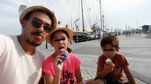 EXCLUSIV! Razvan Simion si-a uitat fosta familie? De doua luni, prezentatorul nu si-a mai vazut copiii! In acest moment, micutii locuiesc la Timisoara cu mama lor novalue