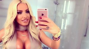 Loredana Chivu e pe "cai" mari de cateva saptamani! Are multe job-uri si castiga foarte bine! novalue