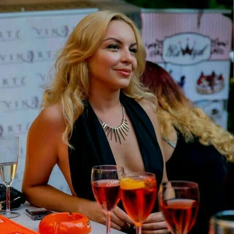 Cosmin Natanticu Se Iubeste De Trei Ani Cu O Blonda Superba Actorul A 